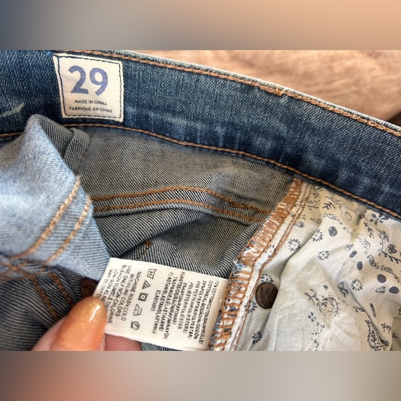 WE THE FREE
Garden Party Cross Hem
Ankle Jeans
We The Free
Size: 29 - Picture 7 of 14